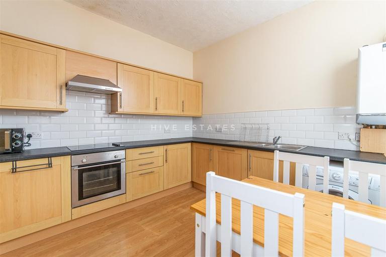 3 bedroom apartment for rent Helmsley Road, Newcastle, NE2 1DL UniHomes