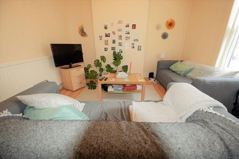 Burley Lodge Terrace, Hyde Park, Leeds, LS6 1QA