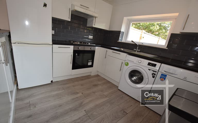 Milton Road, The Polygon, Southampton, SO15 2HR Milton Road, The Polygon, Southampton, SO15 2HR