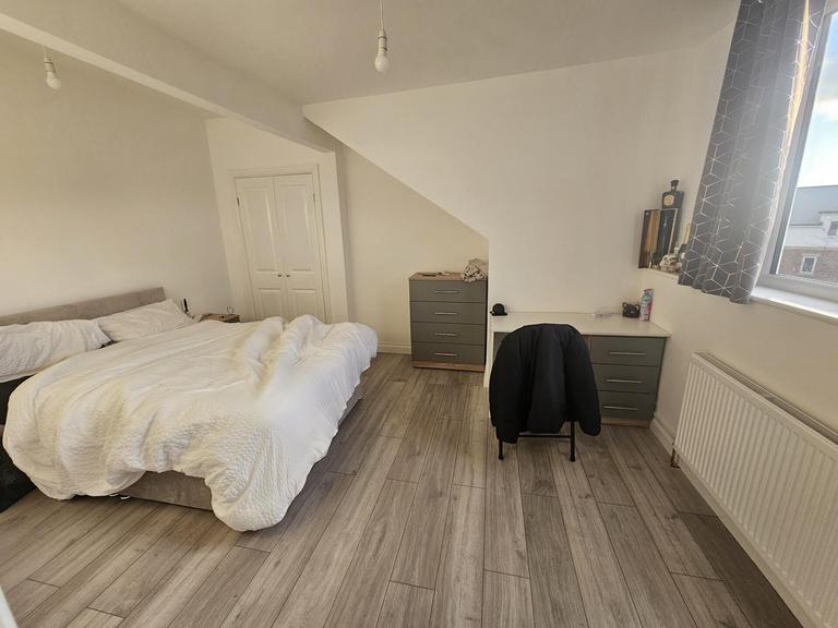 John Street, Hyde Park, Leeds, LS6 1JE