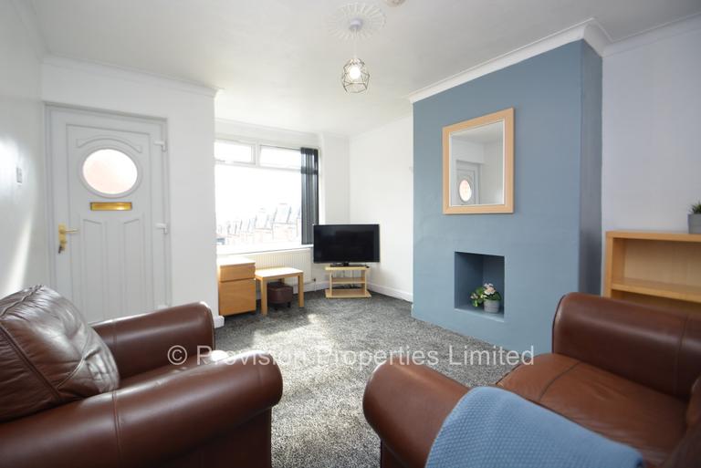 Manor Avenue Leeds, Hyde Park, Leeds, LS6 1BY