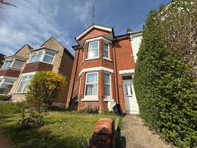Broadlands Road, Swaythling, Southampton, SO17 3AS Broadlands Road, Swaythling, Southampton, SO17 3AS