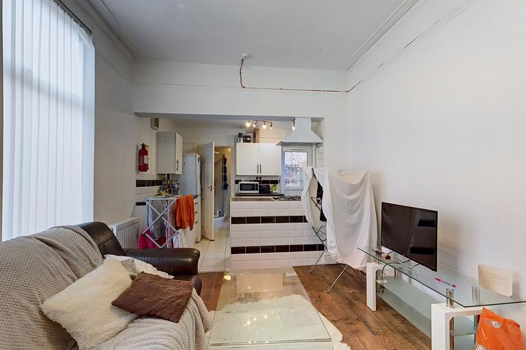 5 bedroom house for rent Crawford Avenue, Liverpool, L18 1DR UniHomes