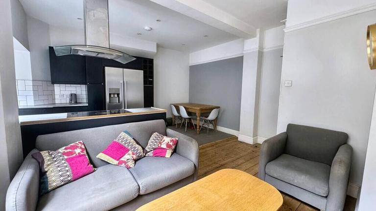 Hinton Road Fishponds, Fishponds, Bristol, BS16 3UN