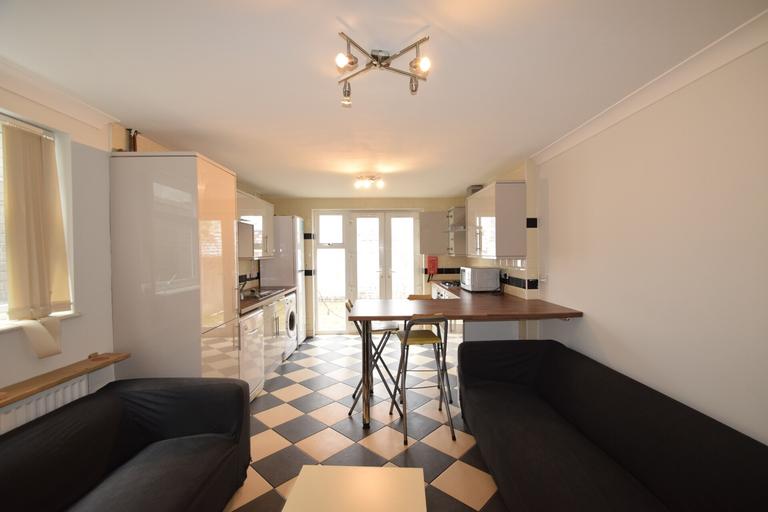 Thesiger Street, Cathays, Cardiff, CF24 4BN