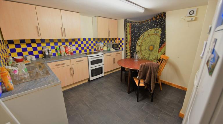 Ashville Terrace, Hyde Park, Leeds, LS6 1LZ