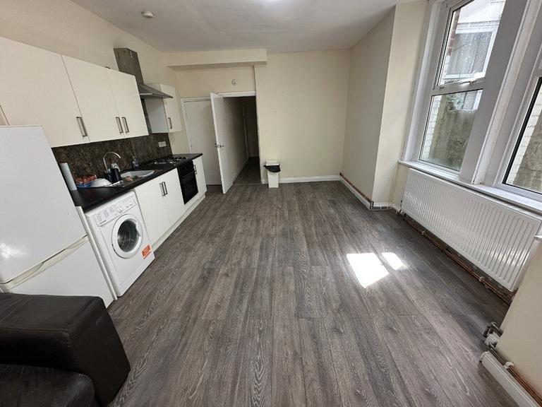 Roath Cardiff, Roath, Cardiff, CF24 3QF