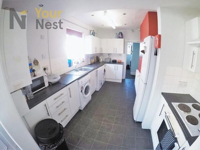 St Annes Road, Headingley, Leeds, LS6 3NZ
