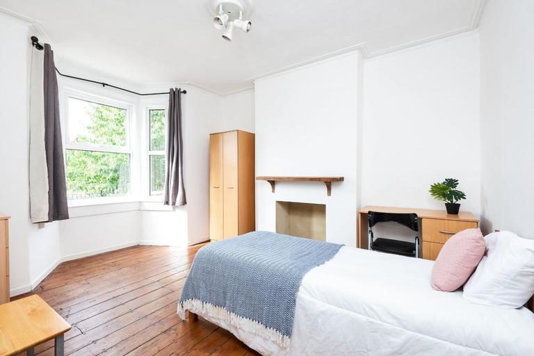 Highland Terrace, Oldfield Park, Bath, BA2 3RN