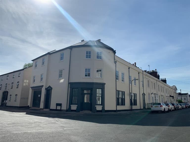 Mill View Apartment, Town Centre, Leamington Spa, CV31 1ET