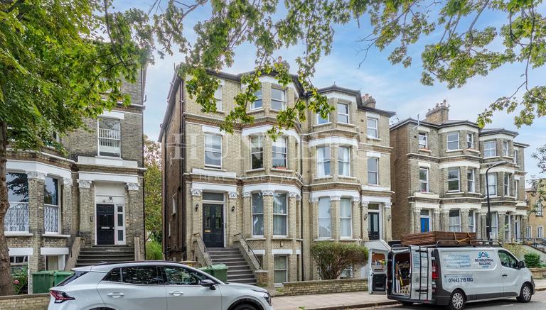 Garlinge Road, Hampstead, London, NW2 3TR