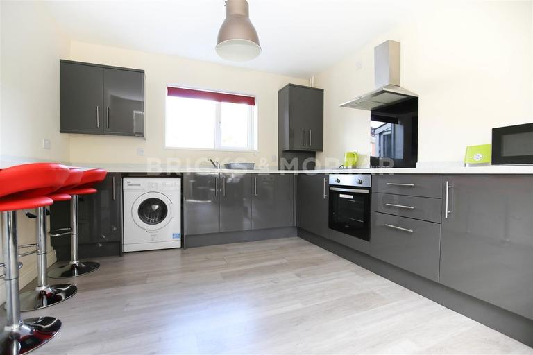 Milton Place, Shieldfield, Newcastle, NE2 1YQ