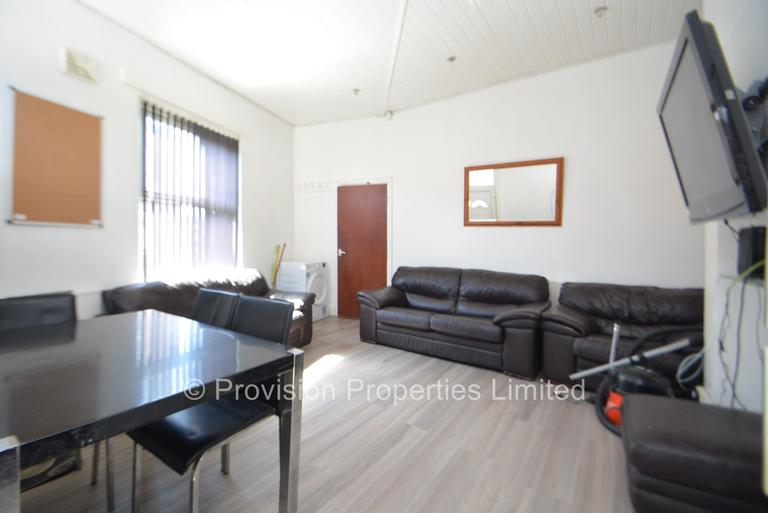 Norwood Road Leeds, Hyde Park, Leeds, LS6 1DZ