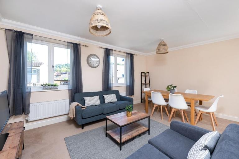 Linen Walk, Larkhall, Bath, BA1 6BZ