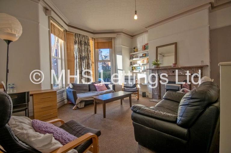 Regent Park Avenue, Hyde Park, Leeds, LS6 2AU