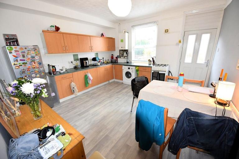 Brudenell View, Hyde Park, Leeds, LS6 1HG