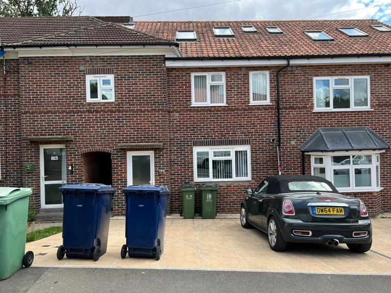 Oxfordshire, East Oxford, Oxford, OX4 1NJ