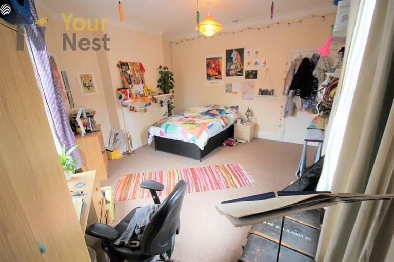 Hessle Walk, Hyde Park, Leeds, LS6 1EJ