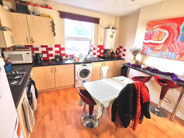 Harold Street, Six Bed, Leeds, Hyde Park, Leeds, LS6 1PL