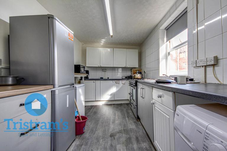 Hartley Road, Radford, Nottingham, NG7 3AA