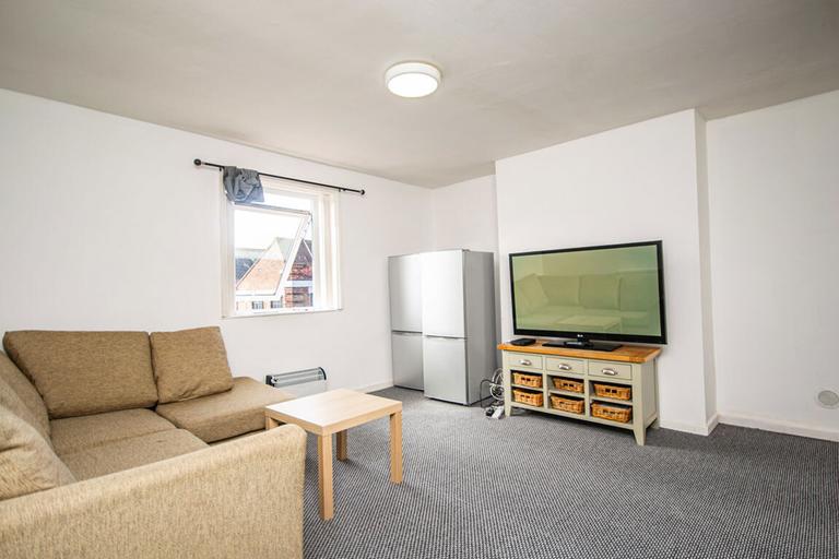 Leengate, Dunkirk, Nottingham, NG7 2LX