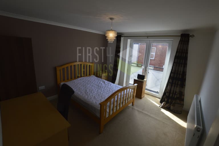 Clifton Road, Aylestone, Leicester, LE2 8AA