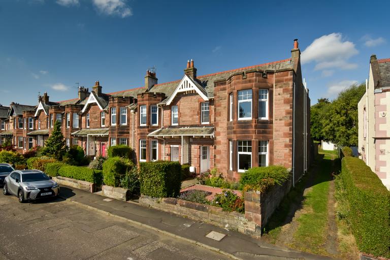Traquair Park West, West End, Edinburgh, EH12 7AN