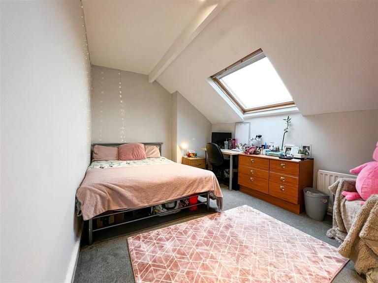 Filey Street, Broomhall, Sheffield, S10 2FF