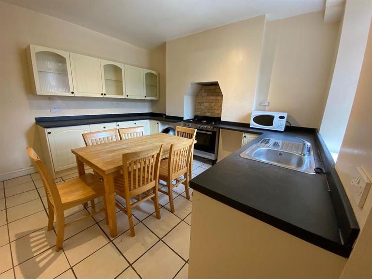 6 bedroom house for rent College Street, Sheffield, S10 2PH UniHomes