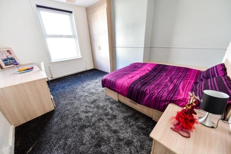 Brooklyn Place, City Centre, Leeds, LS12 2BT