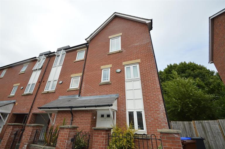 Drayton Street, Hulme, Manchester, M15 5LL
