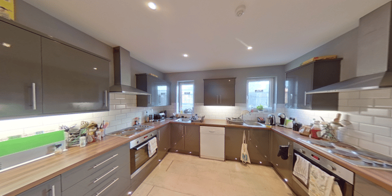 Brudenell Mount, Hyde Park, Leeds, LS6 1HT Brudenell Mount, Hyde Park, Leeds, LS6 1HT