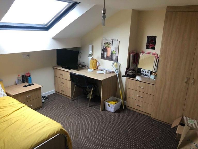 Estcourt Avenue, Headingley, Leeds, LS6 3ES