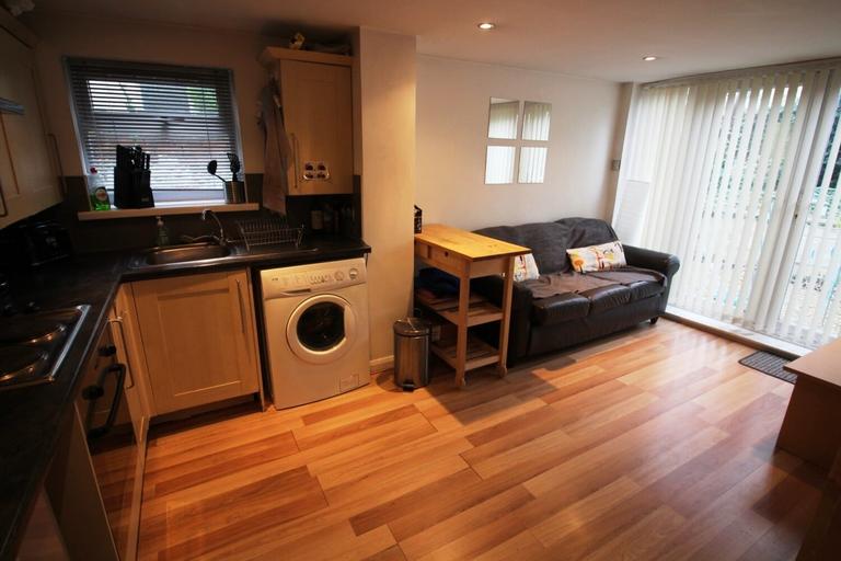 Claude Road, Roath, Cardiff, CF24 3QD