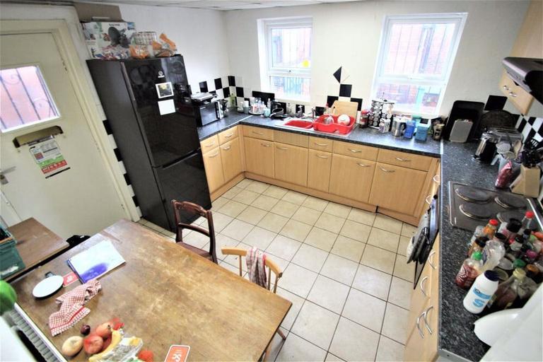 Delph Lane, , Leeds, Woodhouse, Leeds, LS6 2HQ