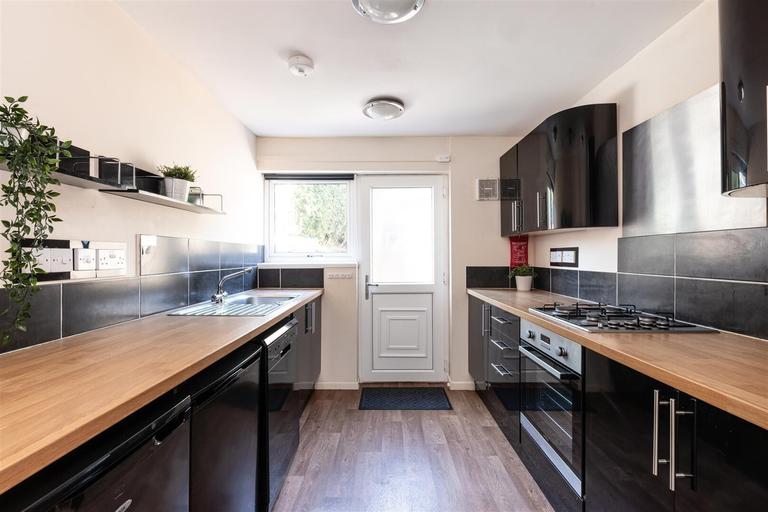Coxley Drive, City Centre, Bath, BA1 6PD