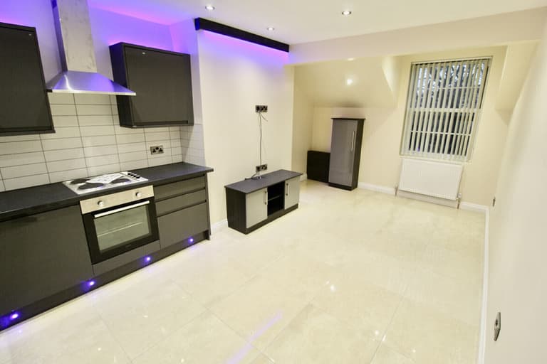 Cliff Road, Woodhouse, Leeds, LS6 2ET Cliff Road, Woodhouse, Leeds, LS6 2ET