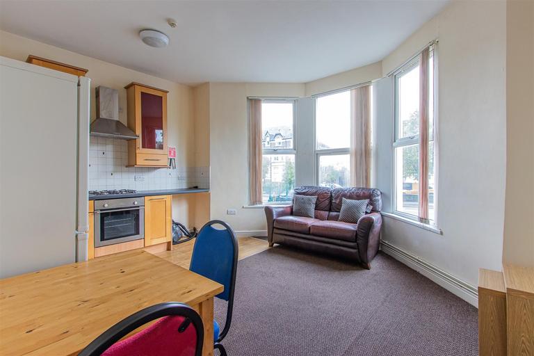 1 bedroom house for rent Newport Road, Cardiff, CF24 1AH UniHomes