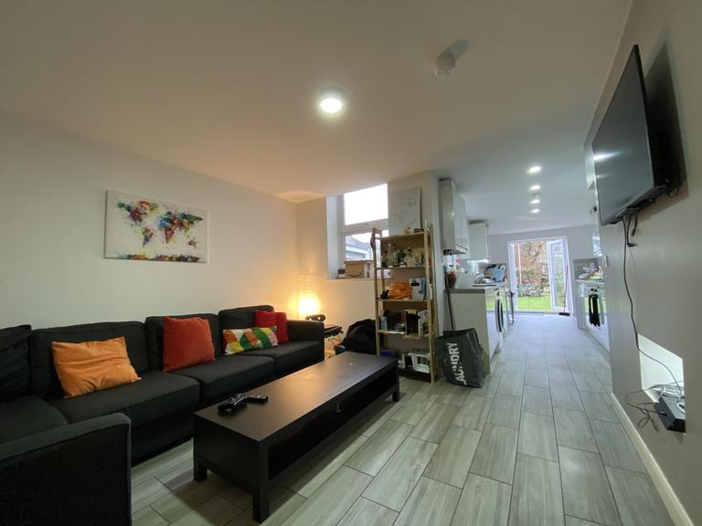 Minny Street, Cathays, Cardiff, CF24 4ET