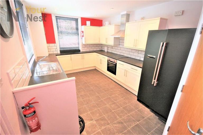 Kirkstall Lane, Headingley, Leeds, LS6 3DP