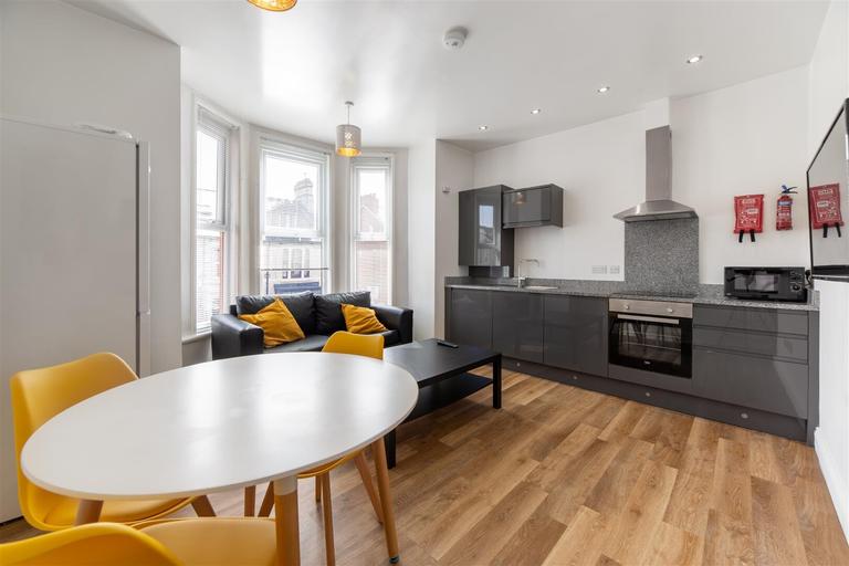 Queens Road, Jesmond, Newcastle, NE2 2PR