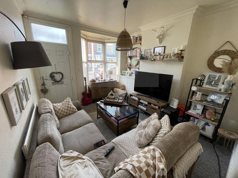 Clarendon Park Road, Clarendon Park, Leicester, LE2 3AG