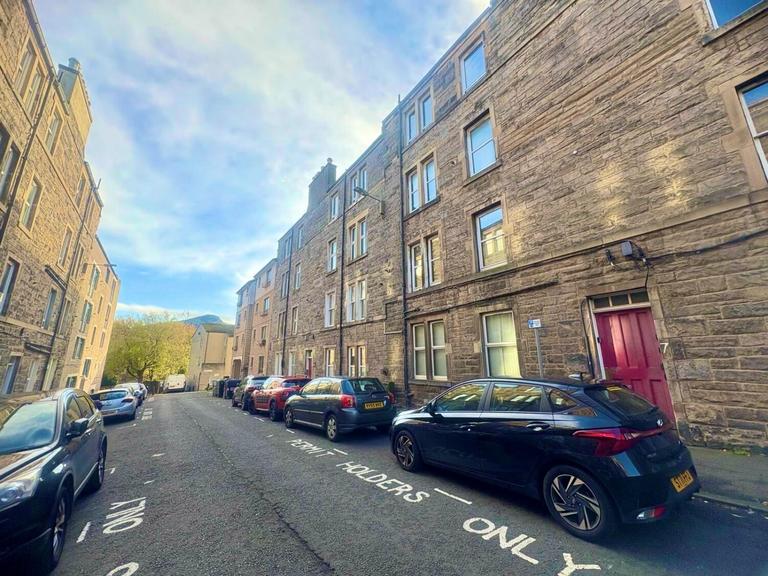 Lyne Street, New Town, Edinburgh, EH7 5DN
