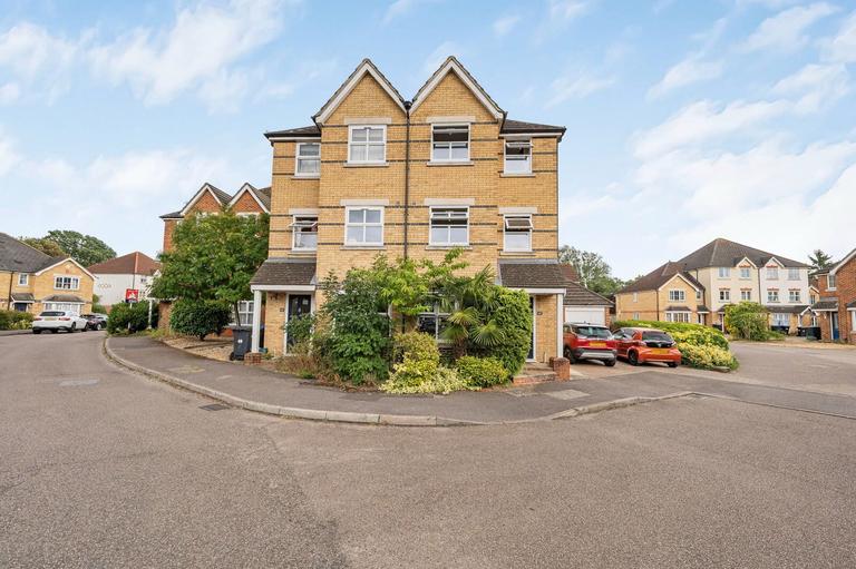Nightingale Shott, Egham, Surrey, TW20 9SU