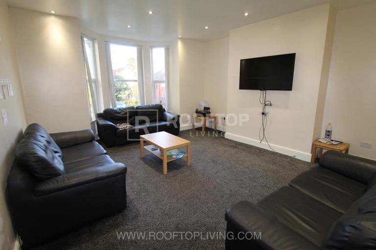 Bainbrigge Road, Headingley, Leeds, LS6 3AD