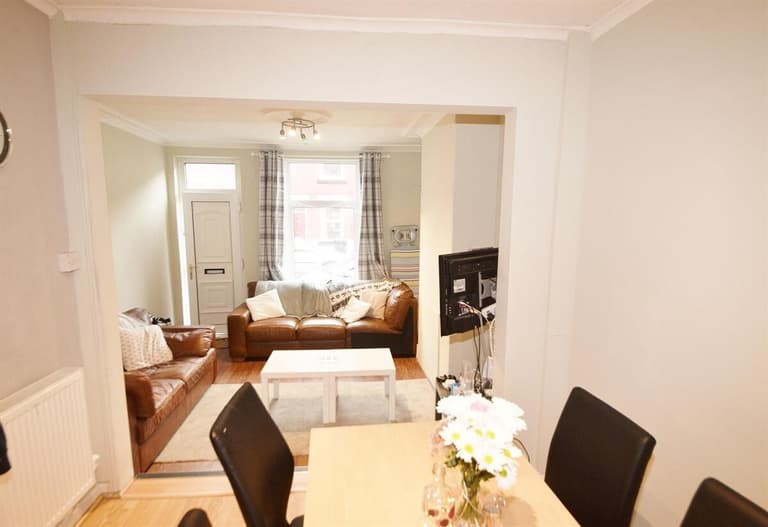 Eastwood Road, Ecclesall, Sheffield, S11 8QE Eastwood Road, Ecclesall, Sheffield, S11 8QE