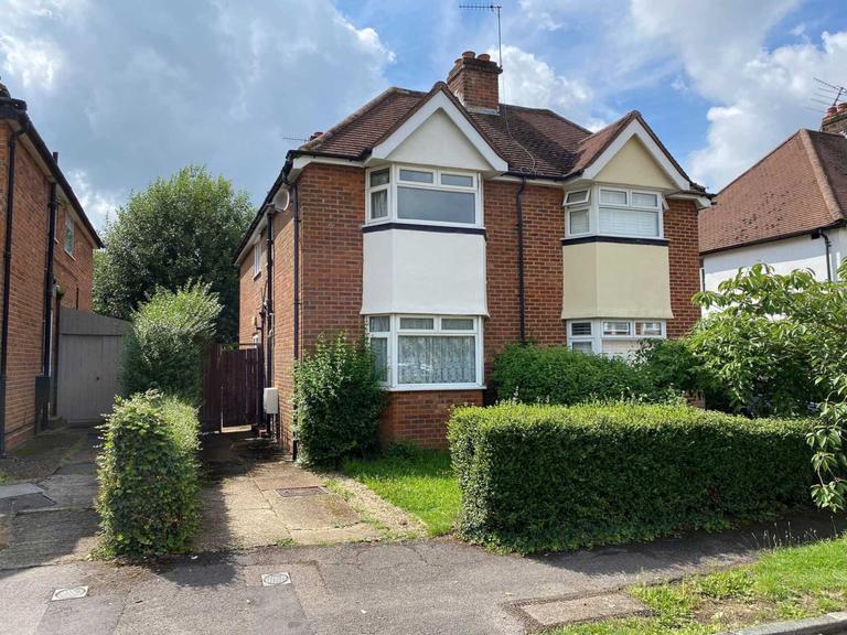 Cherry Tree Avenue, Guildford, Surrey, GU2 7XB