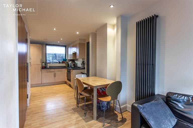 40 Upper Gardner Street, London Road, Brighton, BN1 4AN