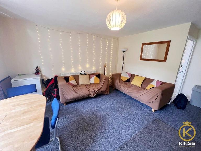 Guildford Park Avenue, Guildford, Surrey, GU2 7NN