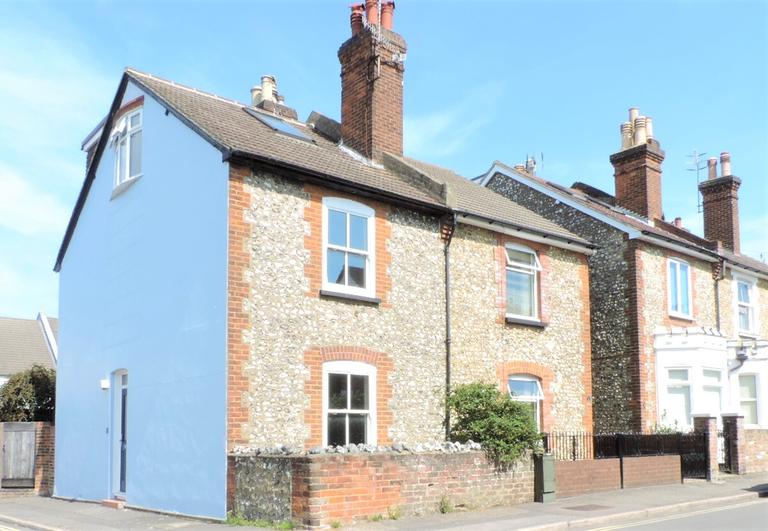 4 bedroom house for rent Park Road, Surrey, GU1 4PH UniHomes